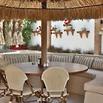 Uzhan Hotel 2*