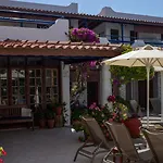 Uzhan Hotel 2*