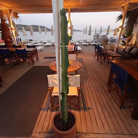 Uzhan Beach Hotel 2*