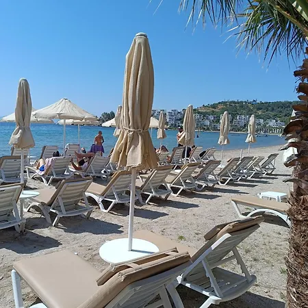 Uzhan Hotel