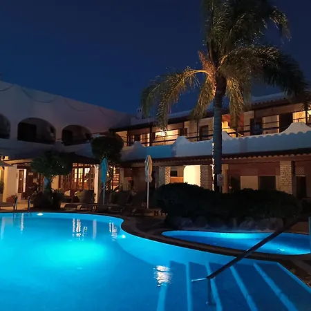 Uzhan Hotel