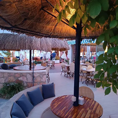 Hotel Uzhan