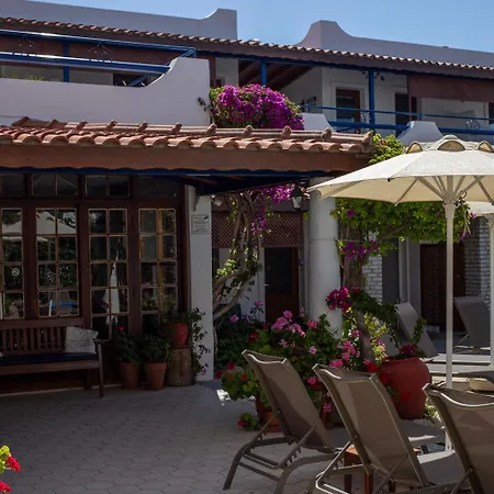 Uzhan Hotel 2*