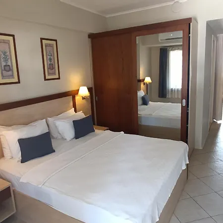 Uzhan Hotel 2*