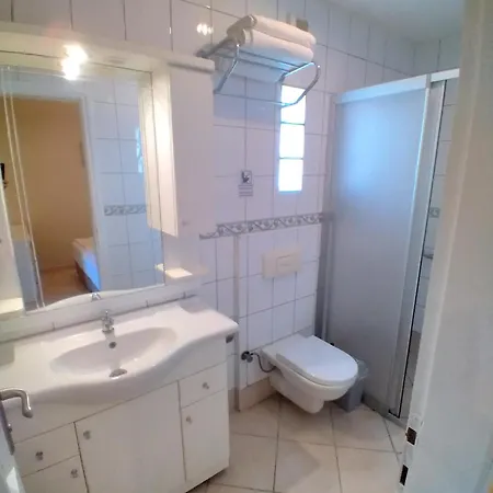 Uzhan Hotel